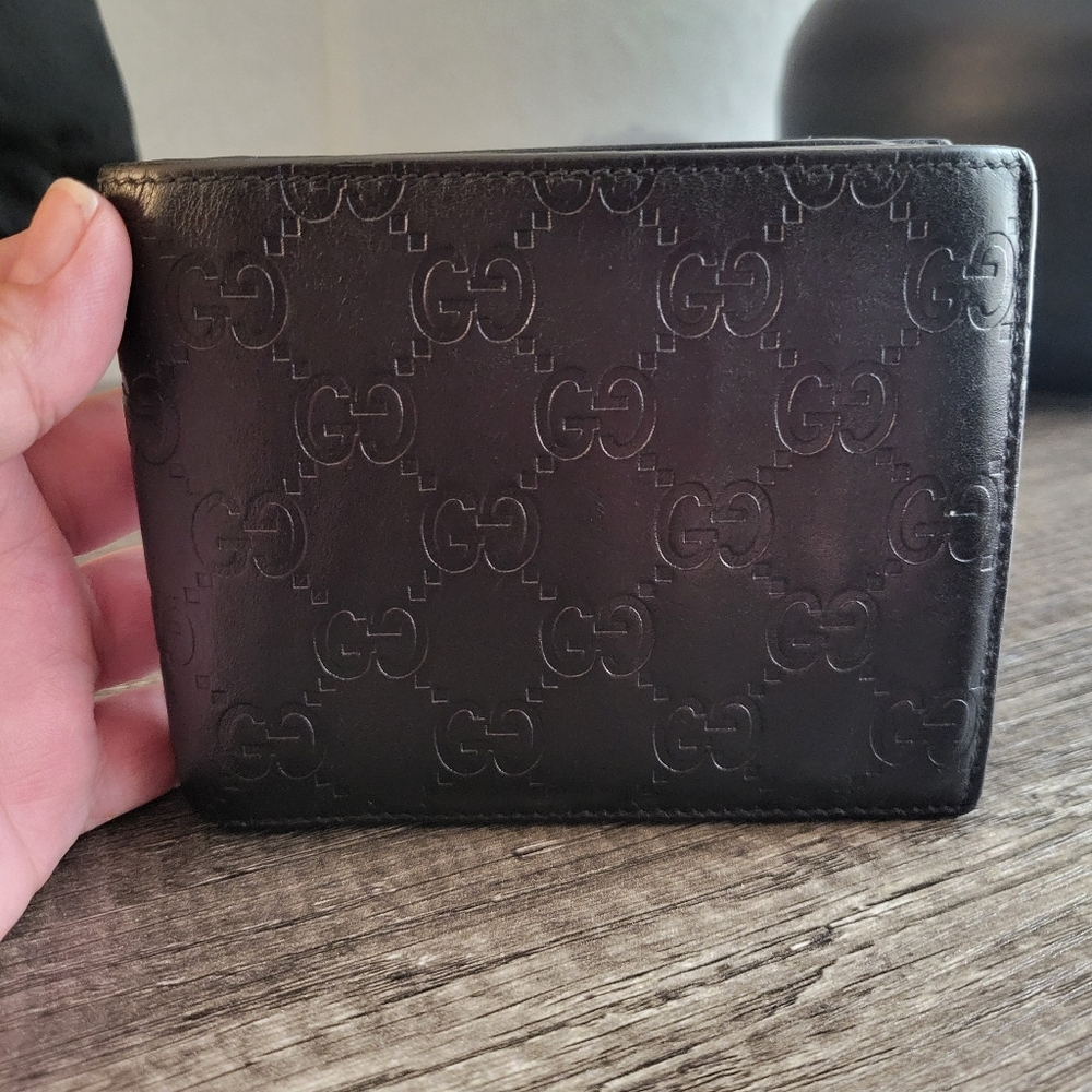 Gucci black bifold wallet